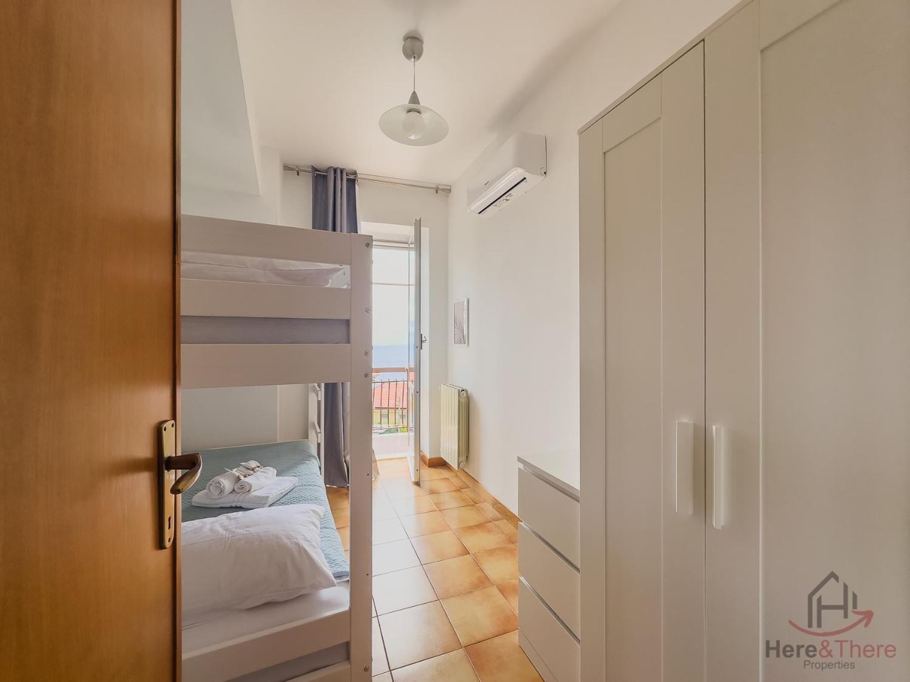 ואראצה Garden & Sea View - Free Beach Access And Garage - Wifi מראה חיצוני תמונה