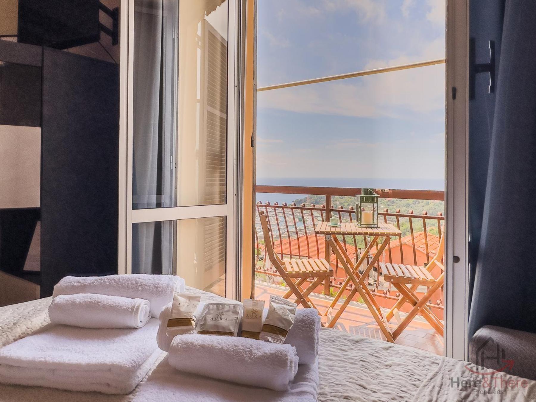 ואראצה Garden & Sea View - Free Beach Access And Garage - Wifi מראה חיצוני תמונה