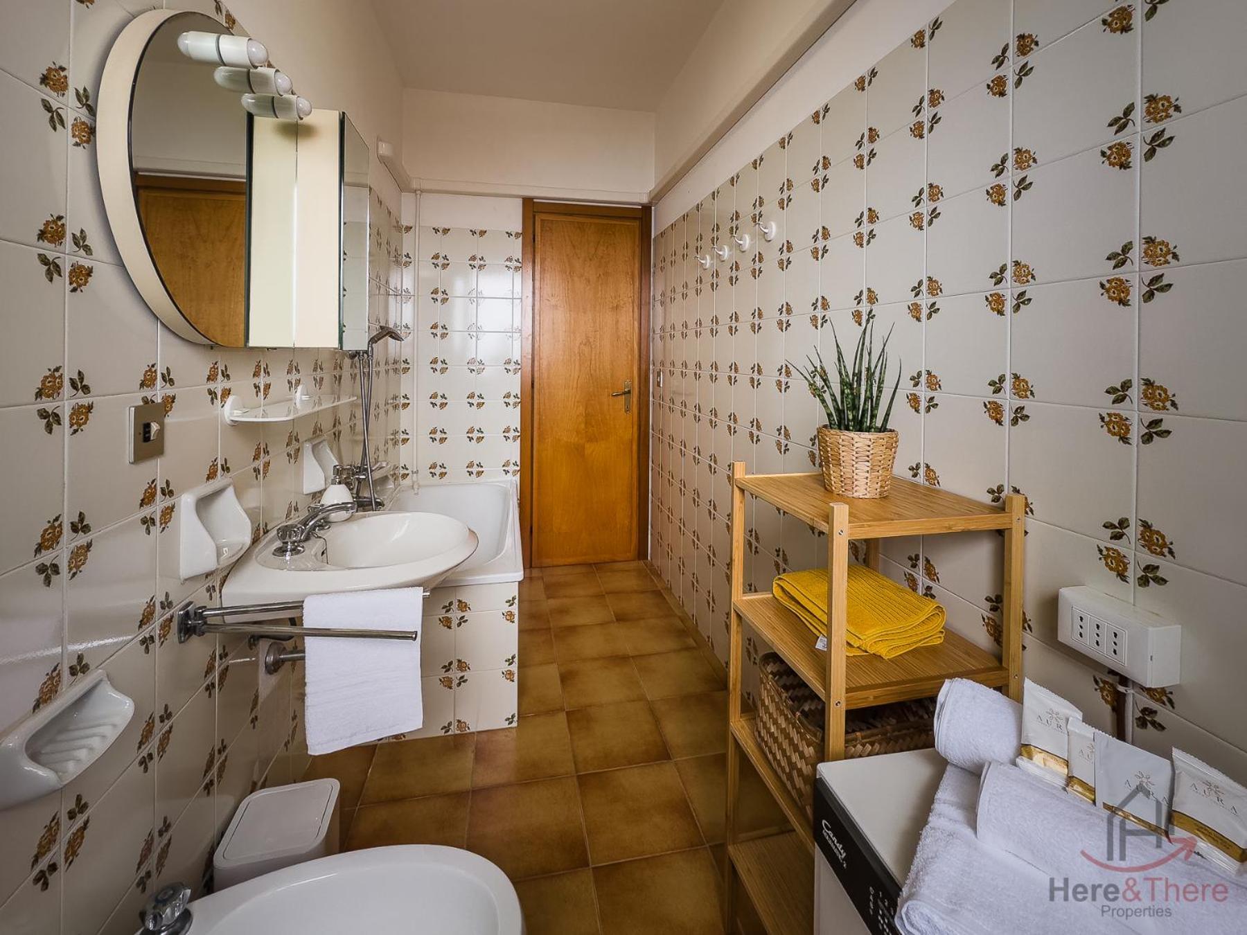 ואראצה Garden & Sea View - Free Beach Access And Garage - Wifi מראה חיצוני תמונה